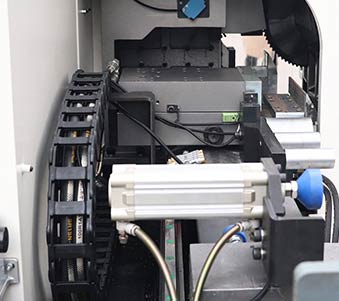 Máquina de serra circular automática CNC de alta velocidade para corte de barra de aço totalmente metálica