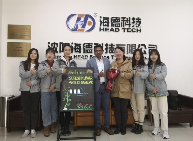 Clientes de Dubai visitam empresa de máquinas de corte por jato de água HEAD